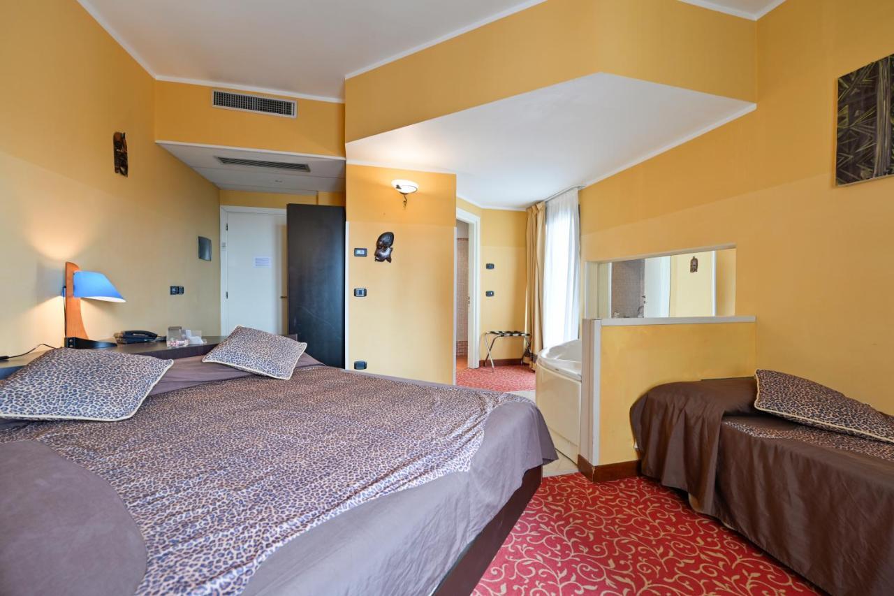 Hotel Europa San Bartolomeo Al Mare Esterno foto