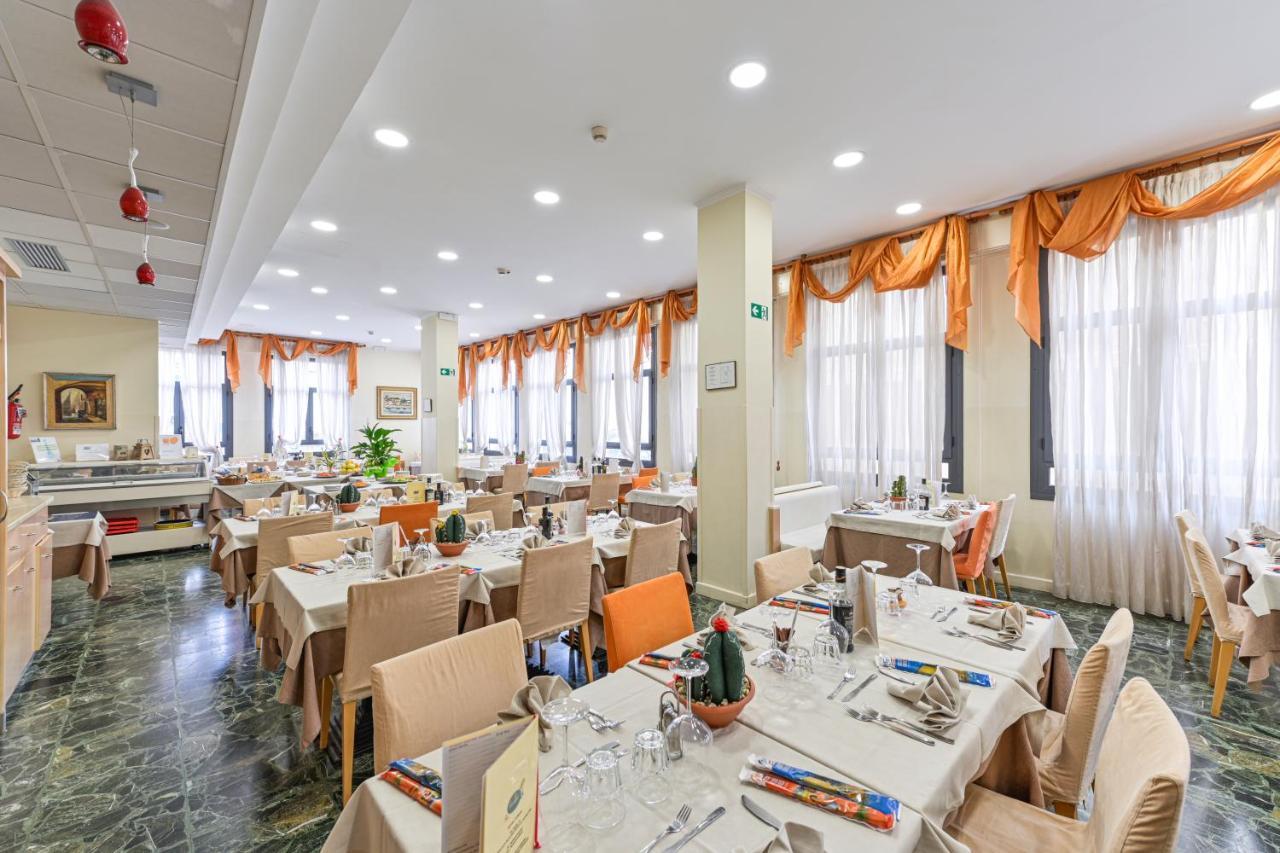 Hotel Europa San Bartolomeo Al Mare Esterno foto