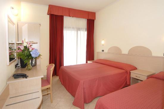 Hotel Europa San Bartolomeo Al Mare Esterno foto