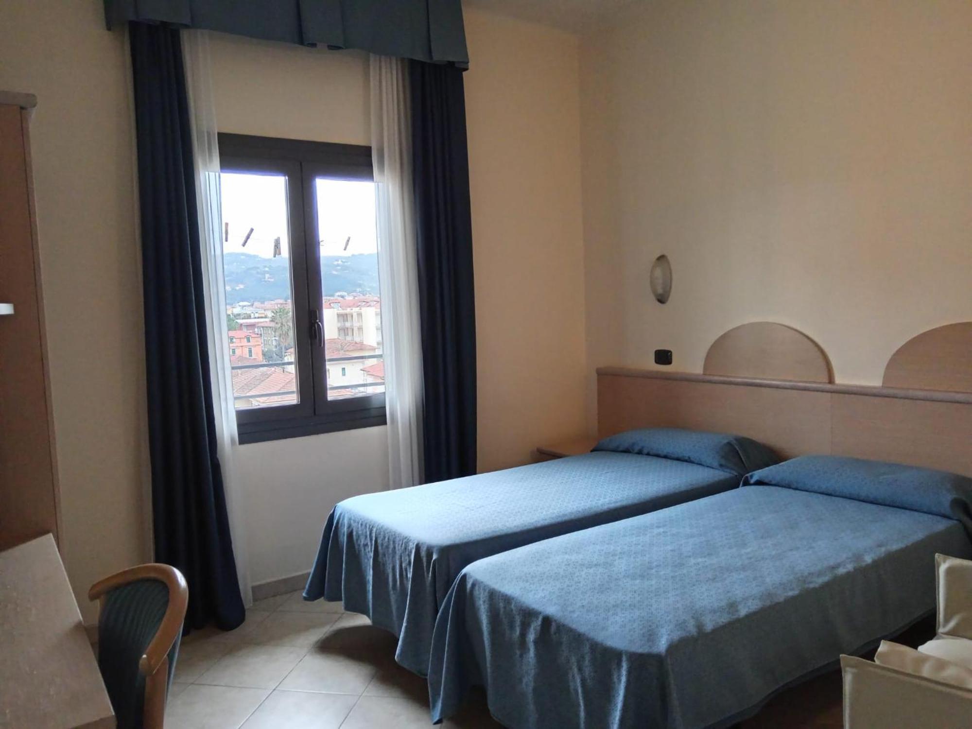 Hotel Europa San Bartolomeo Al Mare Esterno foto