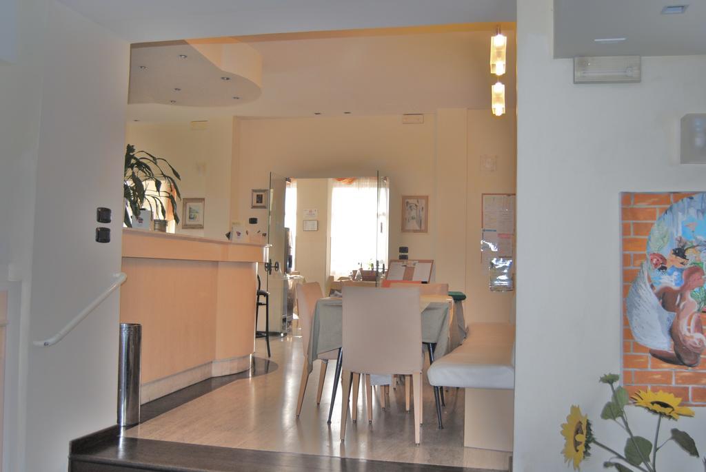 Hotel Europa San Bartolomeo Al Mare Esterno foto