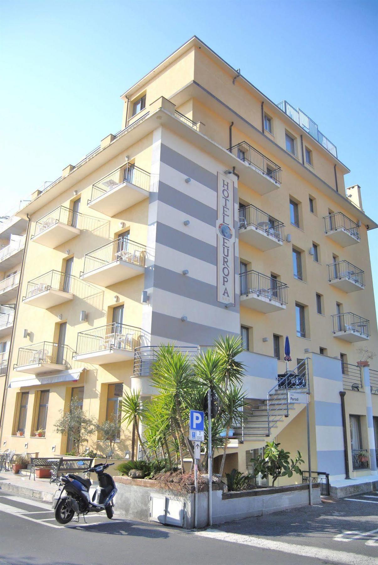 Hotel Europa San Bartolomeo Al Mare Esterno foto